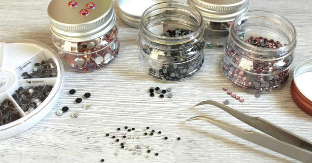 Arbeiten mit Strass - Beitragsbild