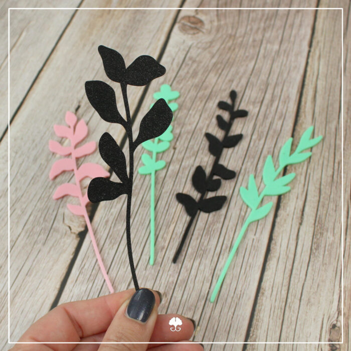 Abgebildet sind alle gefüllten Elemente der 3D Große Wildblumen - 3D Druckdatei. Sie wurden mit dem 3D Drucker in rosa, schwarz und türkis gedruckt.