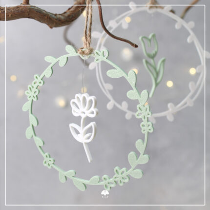 Zwei kombinierte Kränze der 3D Minikränze "Floral". Gedruckt wurde aus weißem und salbeifarbenem Filament.